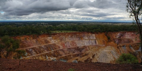 Hiking Peak Hill Open Cut Gold Mine